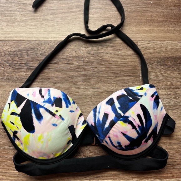 Victoria’s Secret Banded Hottie Halter Bikini Top - Picture 4 of 10